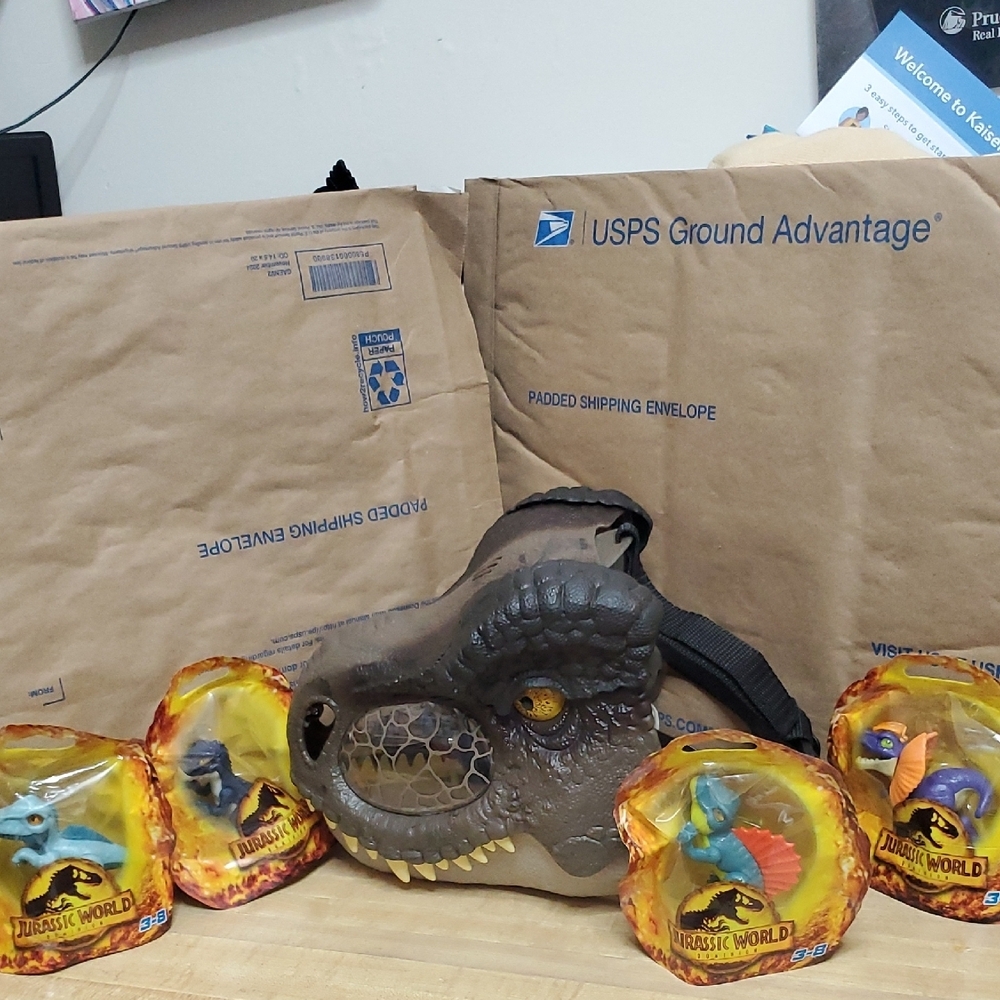 Mattel Dinosaur Mask with Yellow Eye